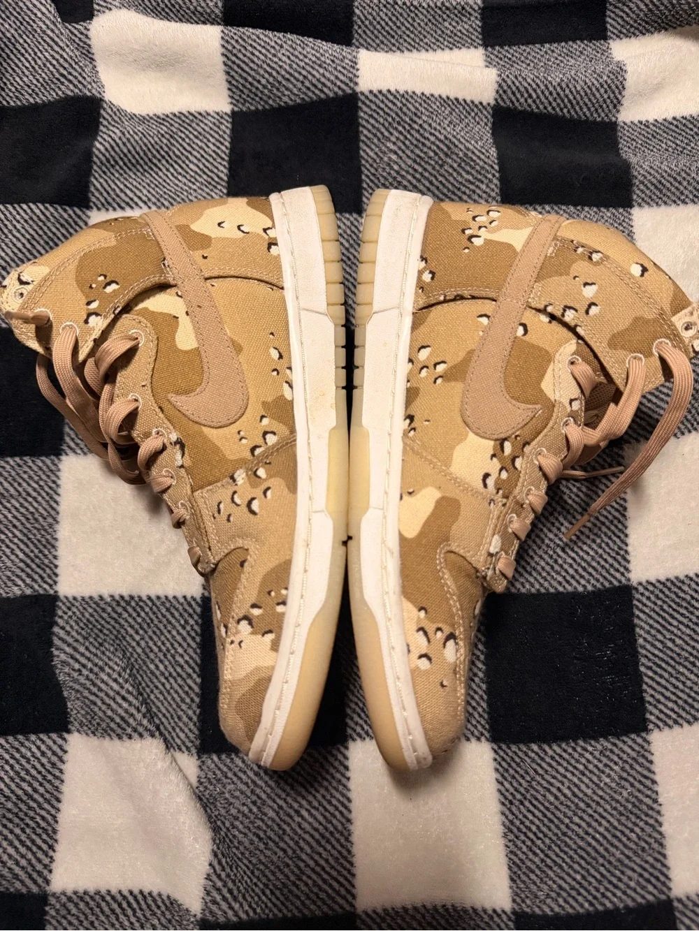 Desert Camo High-Top Sneakers - Tan